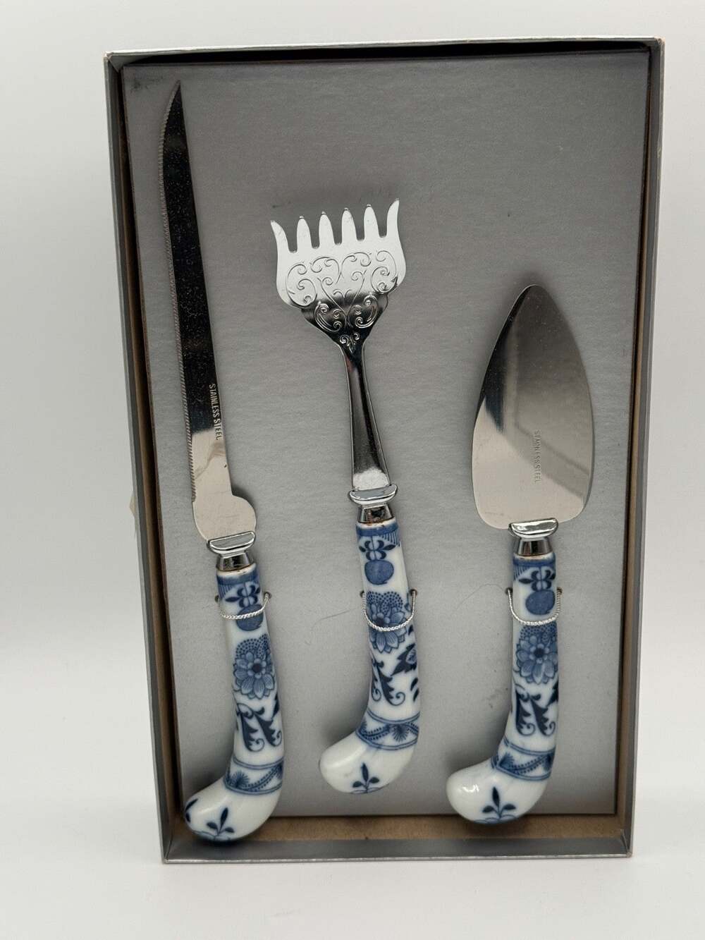 Vintage 3 Piece Cake Serving Set Blue White Porcelain Handles Knife Fork NOS